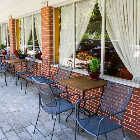 Plotini Hotel Loutros