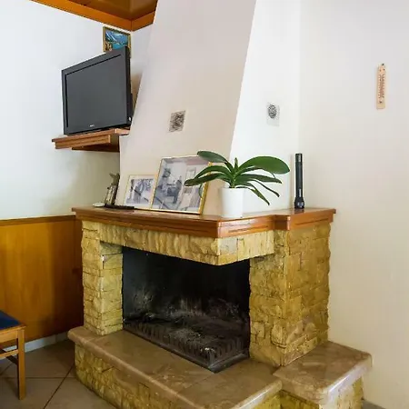 Plotini Hotel Loutros